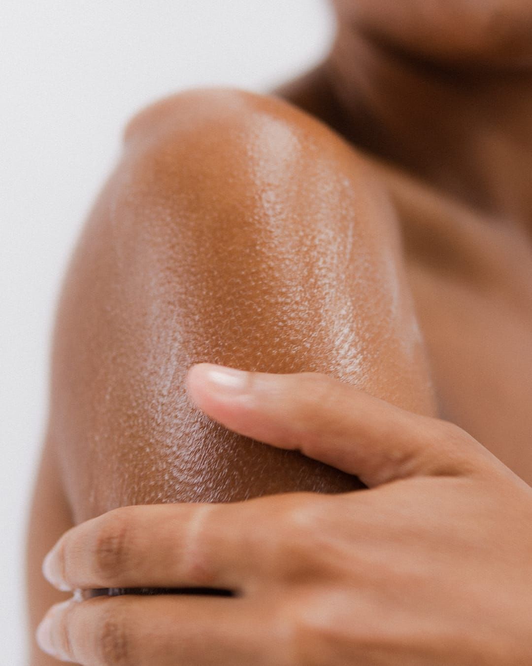 Black Currant Seed Oil for Eczema: What Actually Helps Dry, Reactive Skin Feel Better
